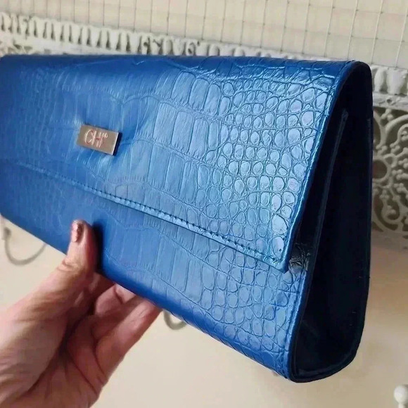 CHI Blue Faux Snake Skin Clutch Purse - Picture 2 of 12